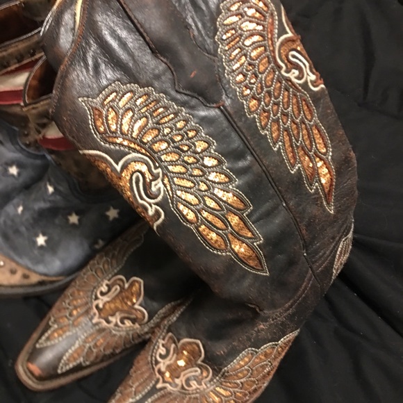 Cowboy boots and stilettos - Picture 4 of 4